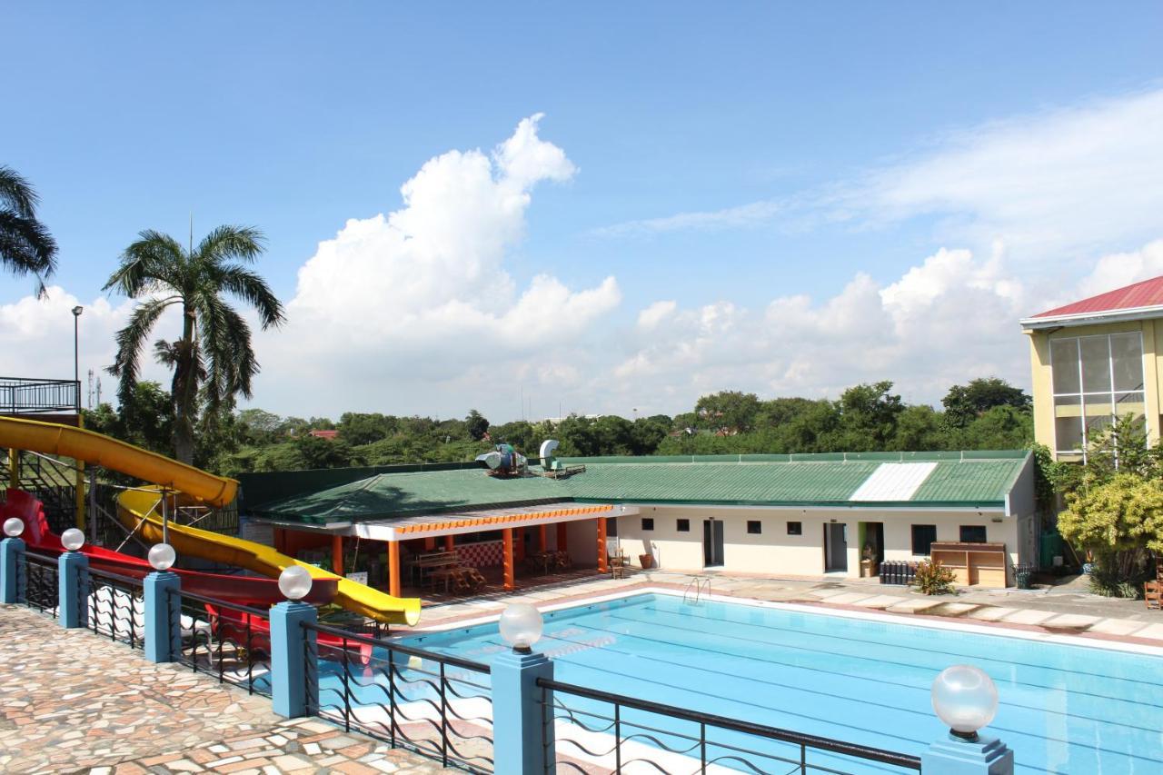 Eon Centennial Resort Hotel & Waterpark Iloilo City Exterior photo